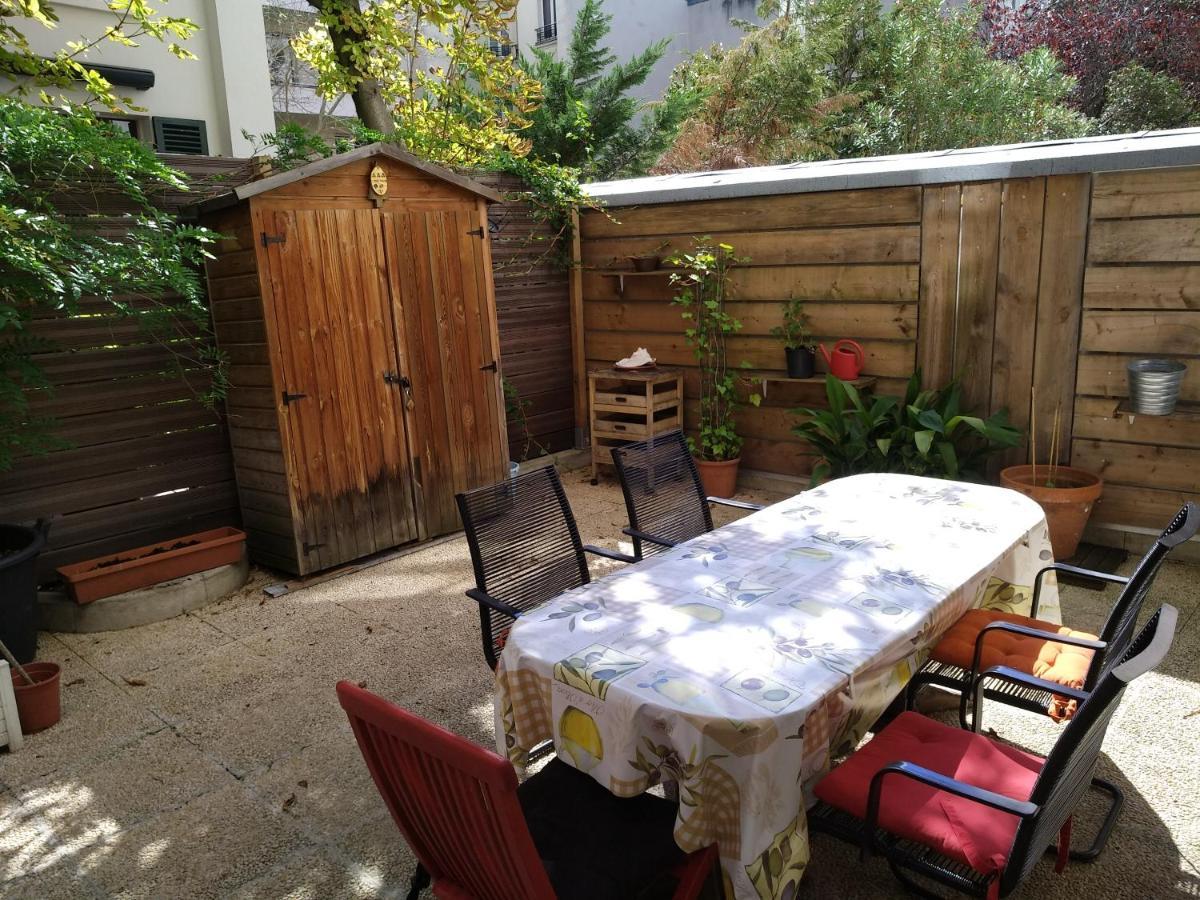 Cosy Rare 2 Bedroom Apartment Around A Private Garden Ньой сюр Сен Екстериор снимка