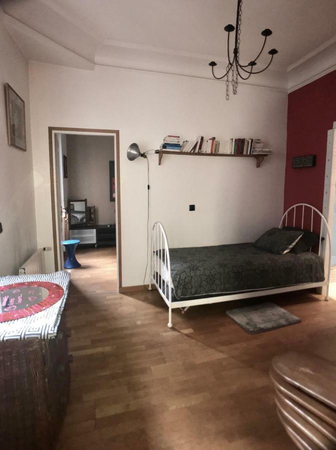 Cosy Rare 2 Bedroom Apartment Around A Private Garden Ньой сюр Сен Екстериор снимка