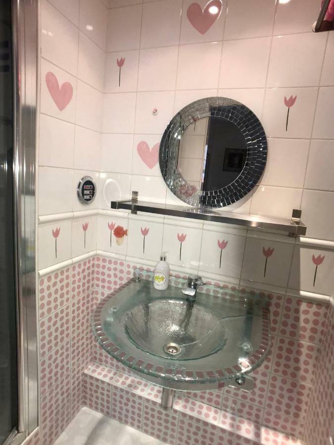 Cosy Rare 2 Bedroom Apartment Around A Private Garden Ньой сюр Сен Екстериор снимка