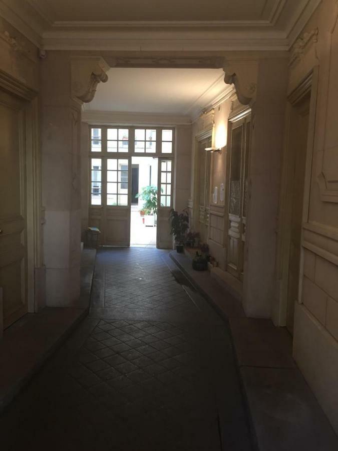 Cosy Rare 2 Bedroom Apartment Around A Private Garden Ньой сюр Сен Екстериор снимка